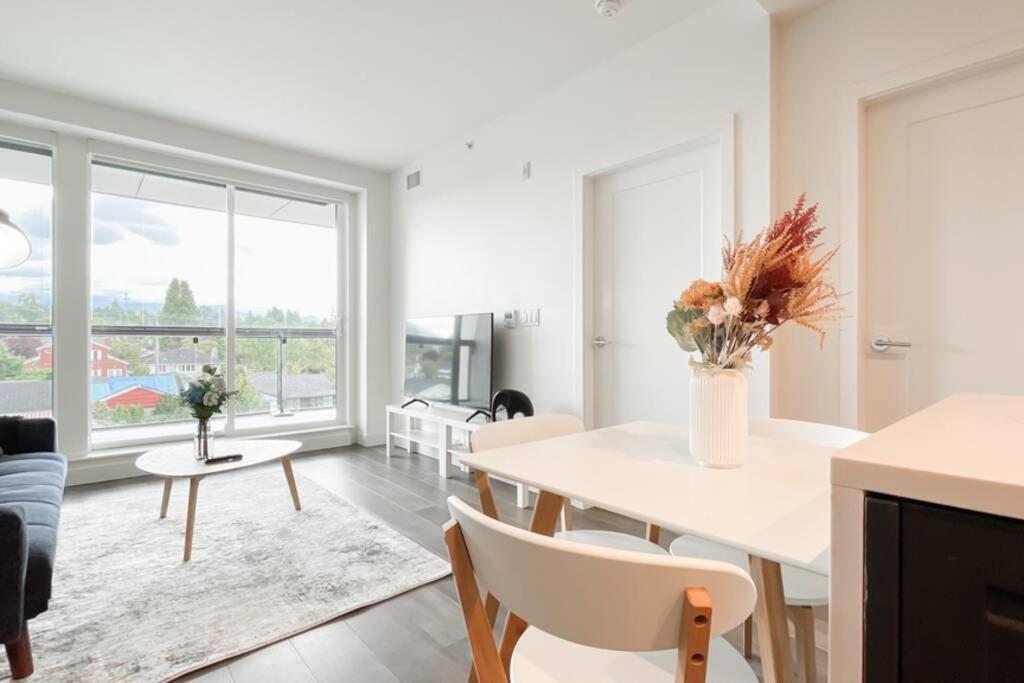 Spacious New Apartment With Working Space@Oakridge Βανκούβερ Εξωτερικό φωτογραφία