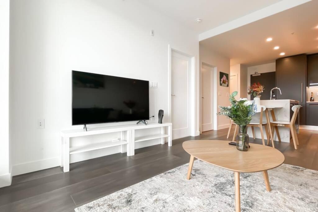Spacious New Apartment With Working Space@Oakridge Βανκούβερ Εξωτερικό φωτογραφία
