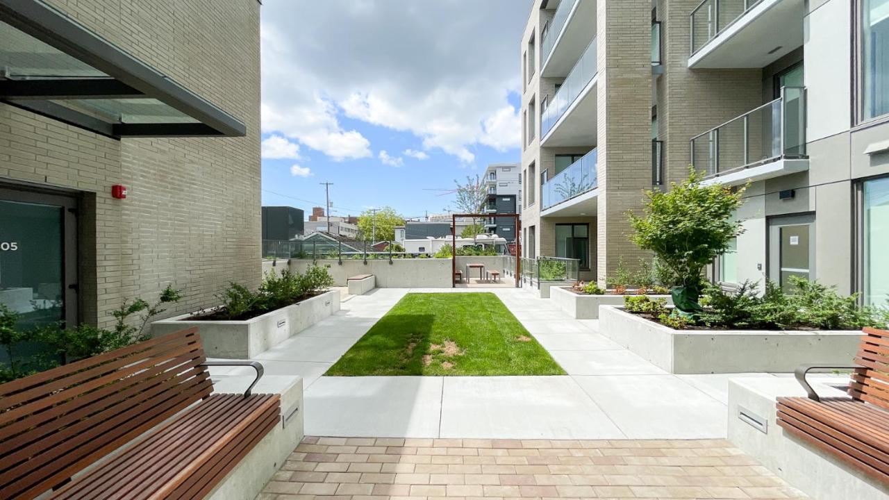 Spacious New Apartment With Working Space@Oakridge Βανκούβερ Εξωτερικό φωτογραφία